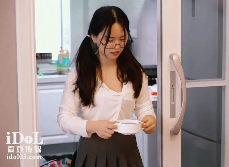 Tiểu thư về quê ăn tết bị bố dượng xxx vì càng lớn càng ngon